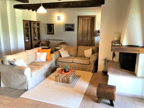 Top Airbnb: Gorgeous Villa, pool, stunning view near Todi in Umbria