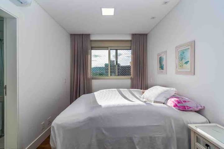 მთავარი ფლიგელი