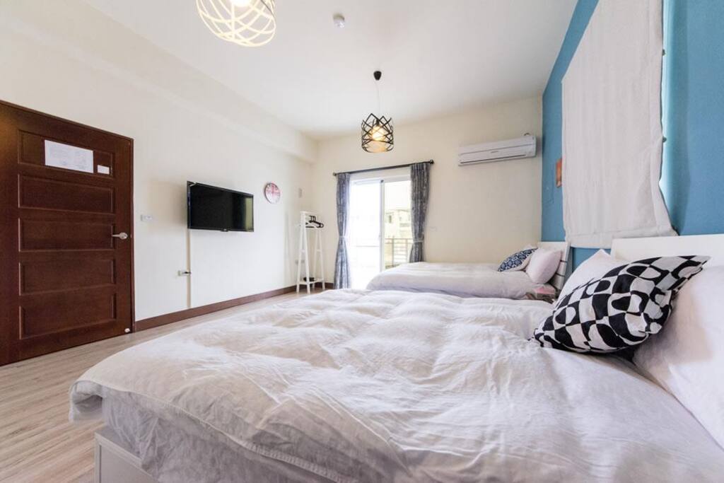 舒服的大床 Comfy king size bed