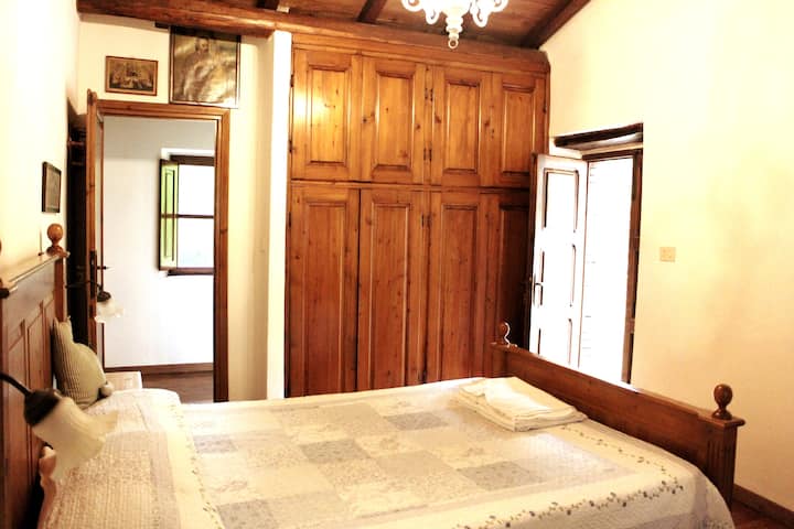 Викендичка во Трамонто - двокреветна соба со сопствена бања и директен пристап до градината