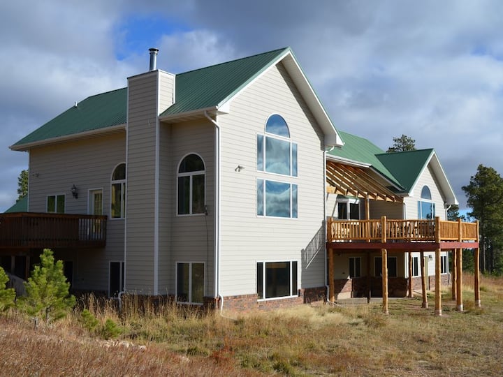 Whitewood Peak Lodge Cabins for Rent in Deadwood, South Dakota