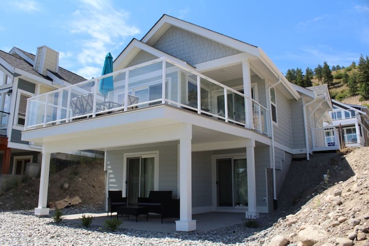 Lake Okanagan Poolside 3 Bed Cottage La Casa Cabins For Rent In