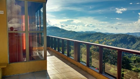 Mountain house, with 3 pools, up to 33 guests.