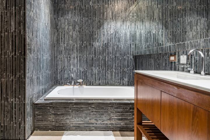 Head Into Bangkok From a Chic Home gallery image 2