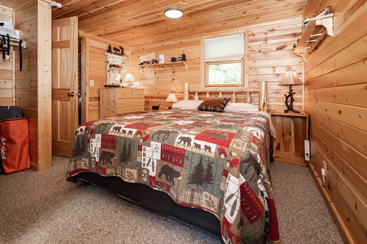 Master bedroom with queen bed and en suite bathroom.  New mattresses in 2021. 