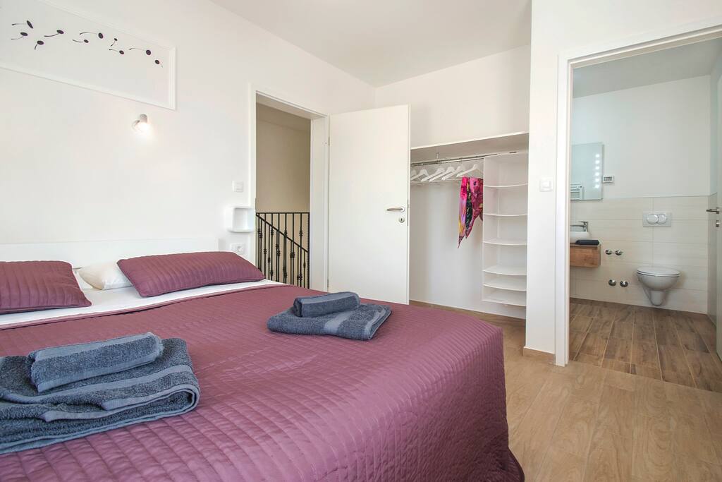 Bedroom #1