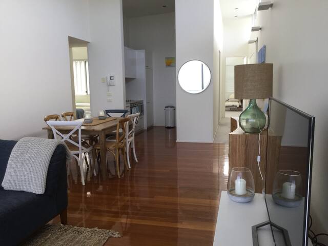 Luxurious, ocean-views apartment in Hawks Nest gallery image 4