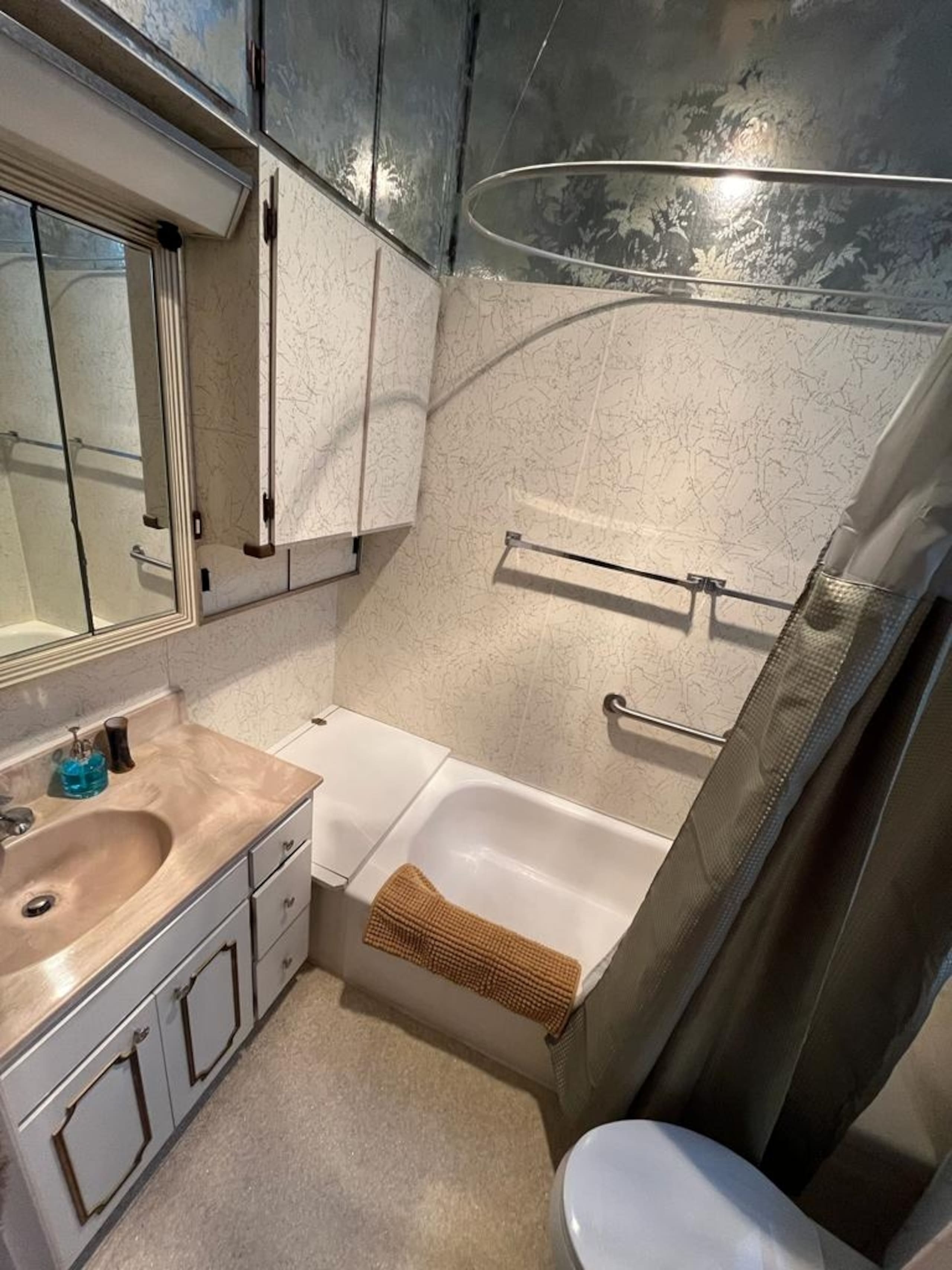 Home in San Francisco · ★4.86 · 2 bedrooms · 2 beds · 1 bath - Image 6
