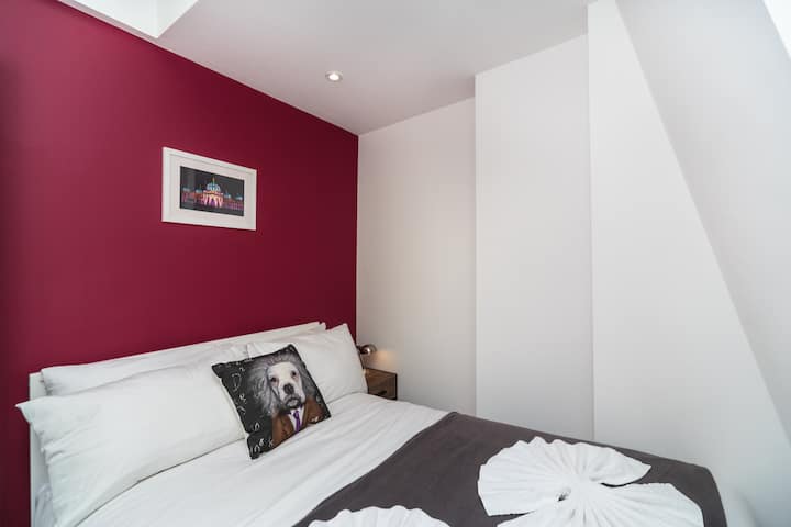 Comfortable double bed
