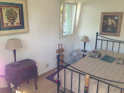 Cannes: étage dans maison proche mer