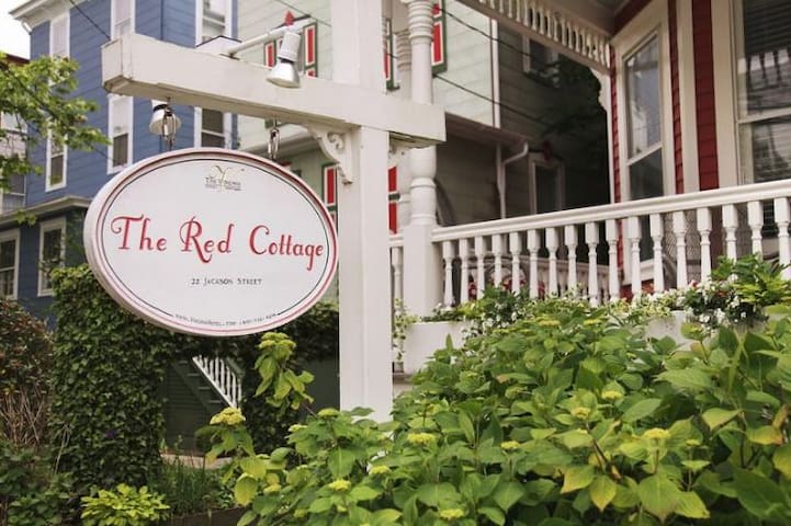 The Turret Suite By The Red Cottage Guest Suites For Rent In