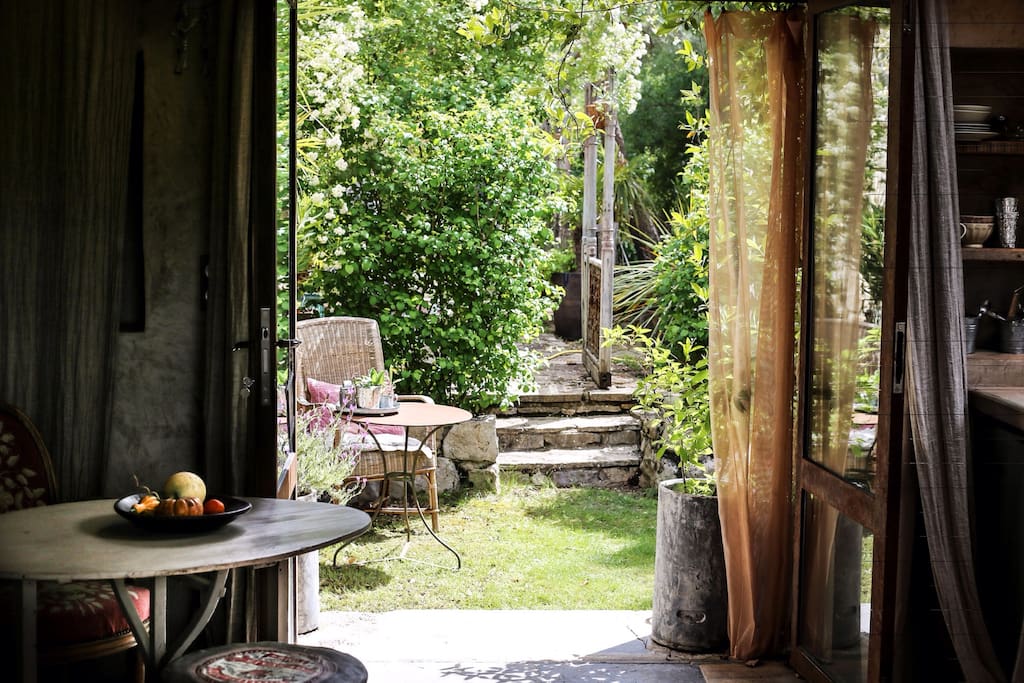 Vue de la chambre sur jardin