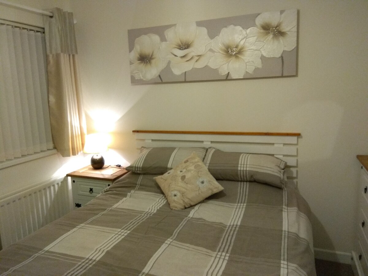 Veľká manželská posteľ