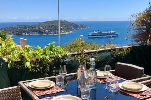 Stunning view on villefranche bay