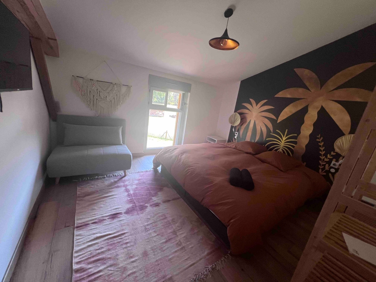 Tweepersoonsbed 180 of twee bedden 90
Fauteuilbed 90 x 200