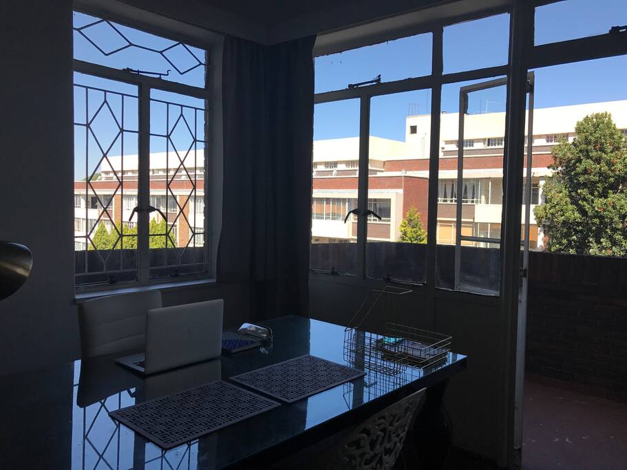 Dining/Office