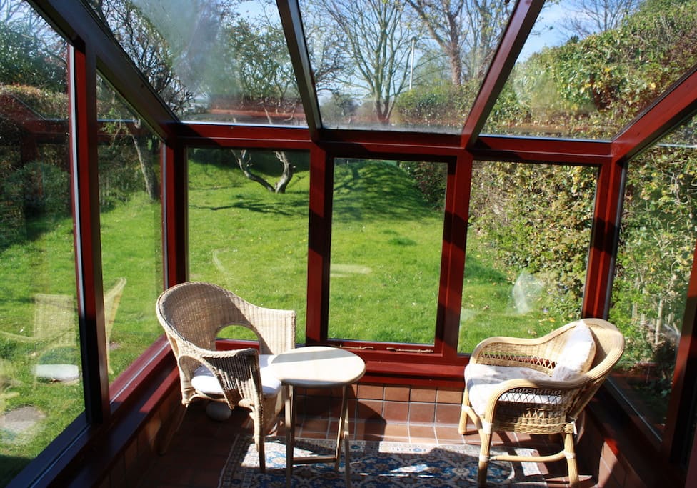 An additional sun room for private space