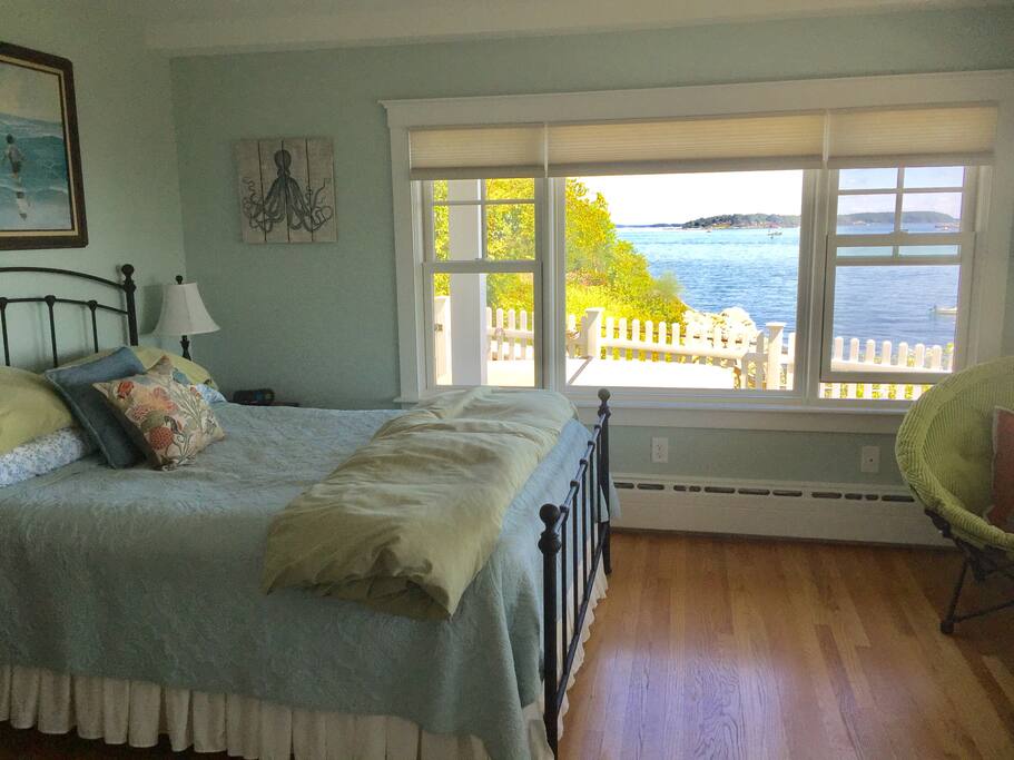 Queen bed with new mattress