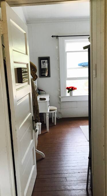 Access to the bedroom from the cosi fire pit room