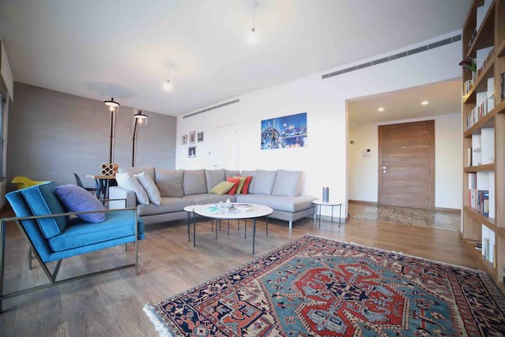 Private room in modern flat in the heart of Beirut