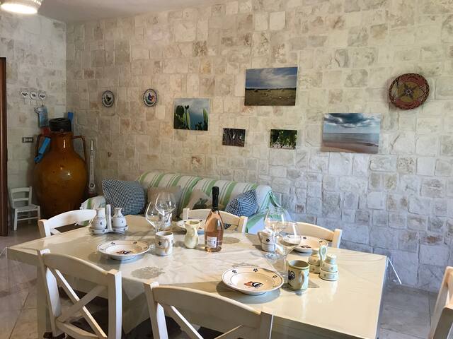 TRULLO “LA QUERCIA” CON PISCINA gallery image 4