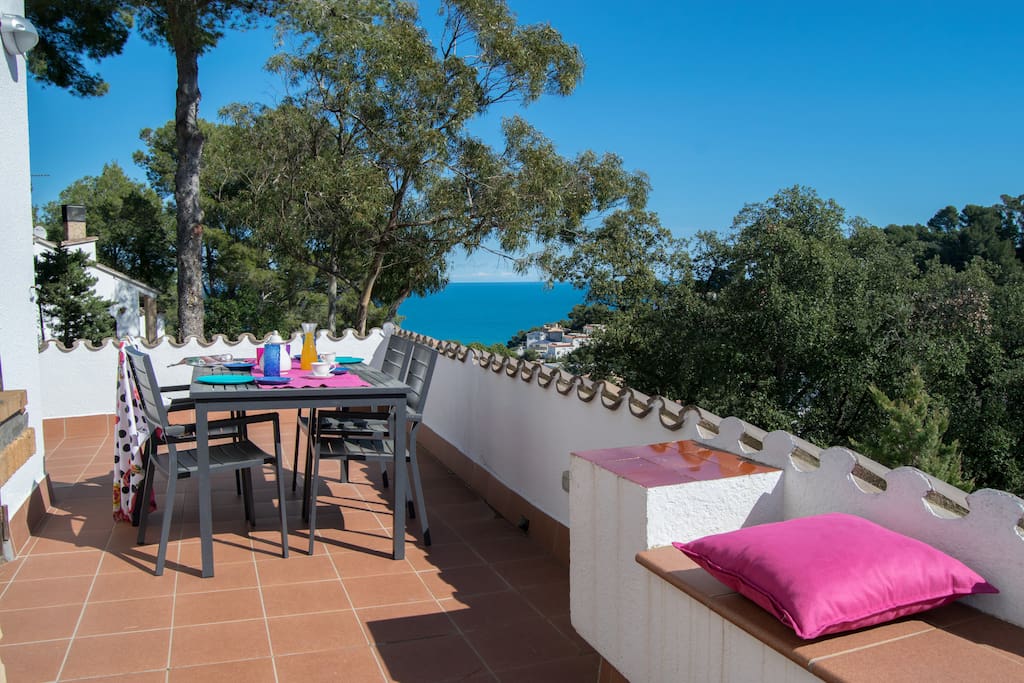 terraza con vistas a mar y montaña y barbacoa-SA PUNTA COSTA BRAVA