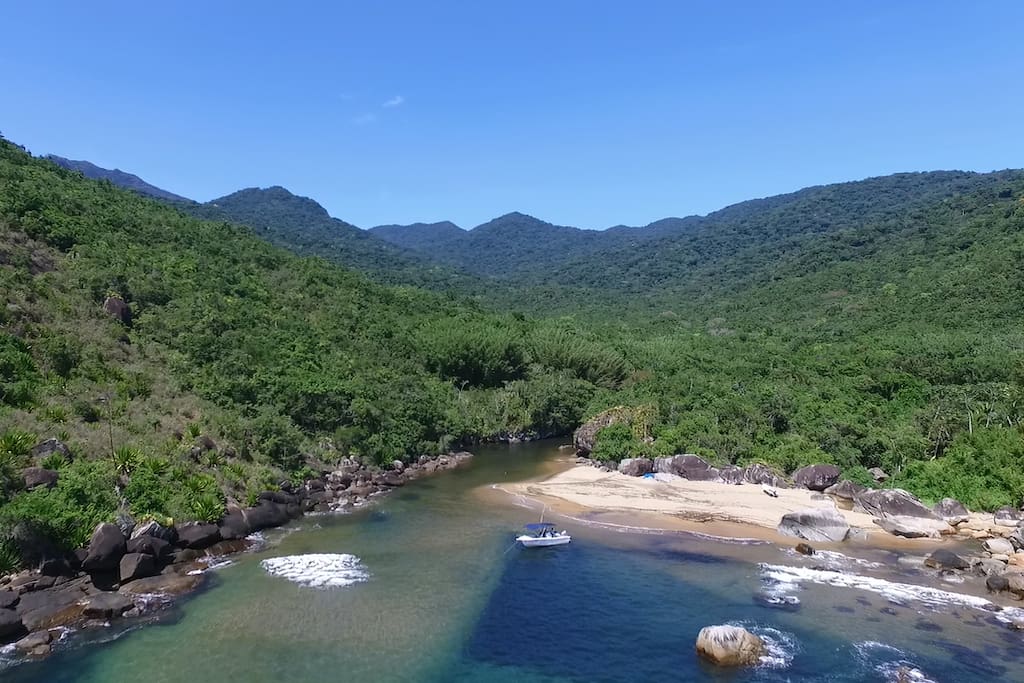 Nossa casa é pequena, mas nosso quintal é Ilhabela...