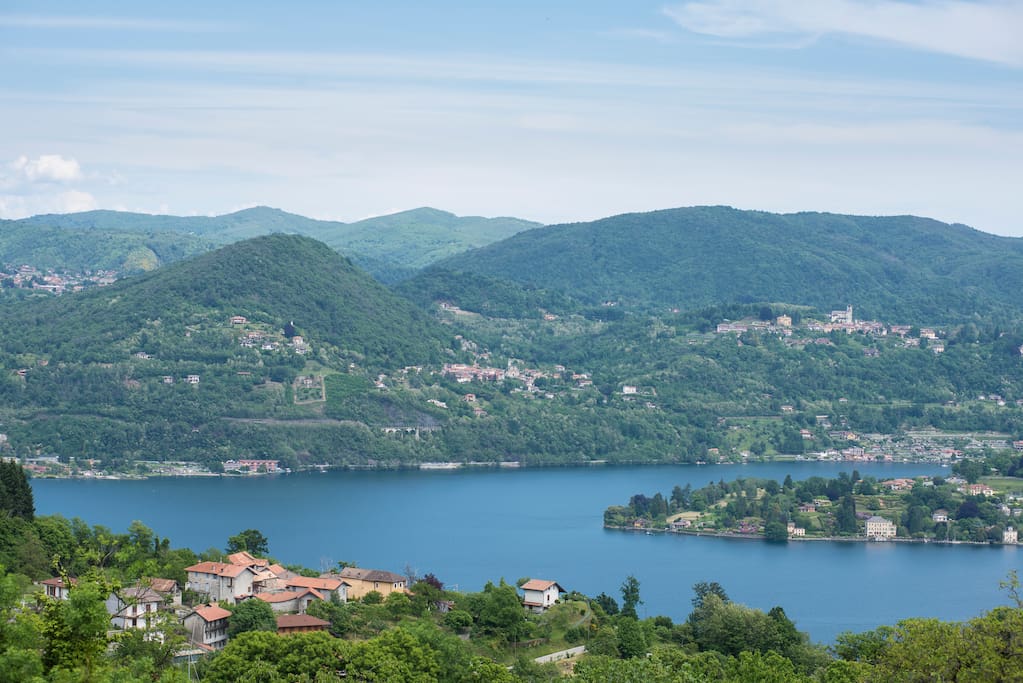 Castello Belvedere-appartamento grigio vista lago.