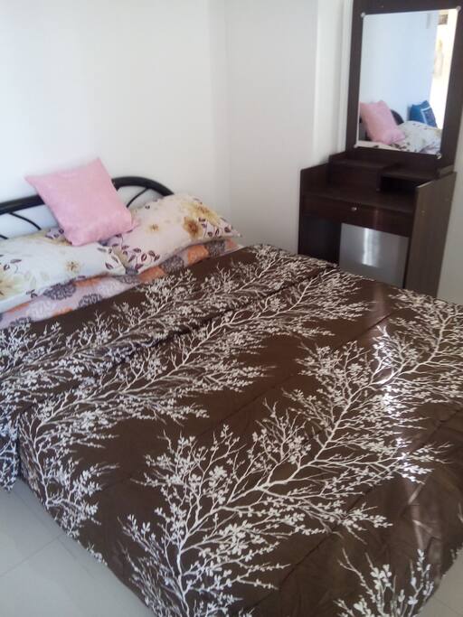 Queen bed