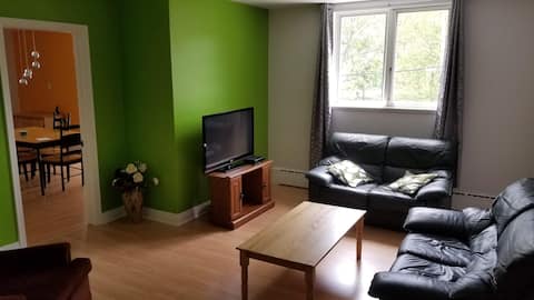 Popular Airbnb listing: Superb condo very spacious downtown in Sainte Foy–Sillery–Cap Rouge