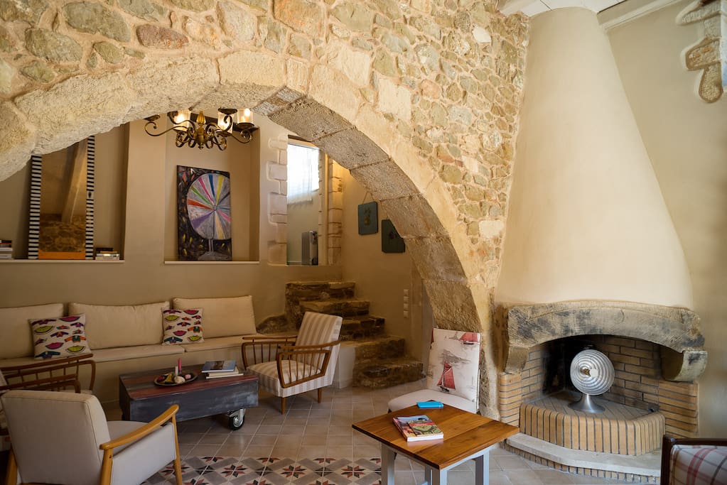 Joy and Dion, are two stone built houses, patiently restored with respect by its owner, who, being an artist born in Sitia, turned them into contemporary and colorful holiday houses which contain all modern amenities