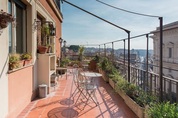 See Sunsets and Historic Landmarks from a Central Apartment