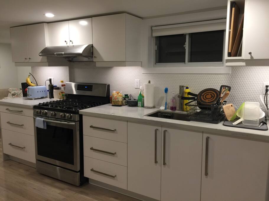 Full sized Kitchen! - To be shared with me