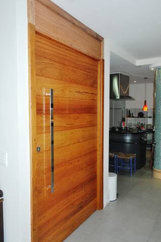 Magnificent apartment, with garage, in Ipanema gallery image 3