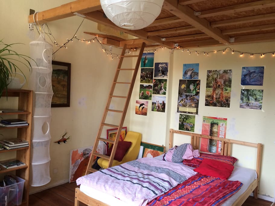 Comfortable room, now with bed for two instead of couch :)