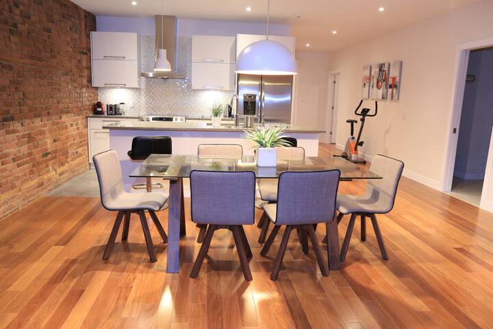 Best for Group-Renovated – 4 Beds – DT w/Parking! gallery image 4