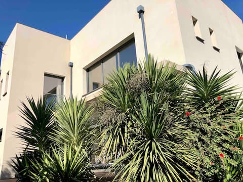 Beautiful villa with pool.