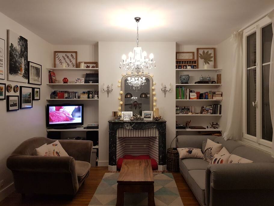 Cosy living room (night)