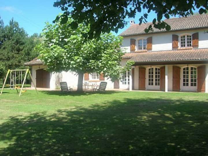 SaintSulpicelesFeuilles Vacation Rentals & Homes NouvelleAquitaine, France Airbnb