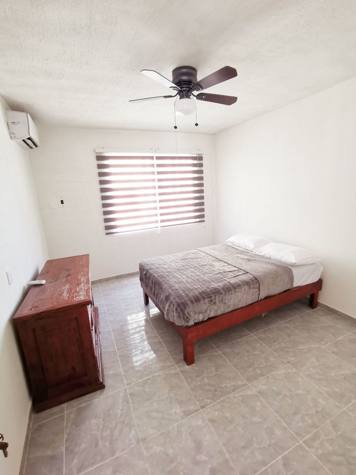 配备一张标准双人床的3张