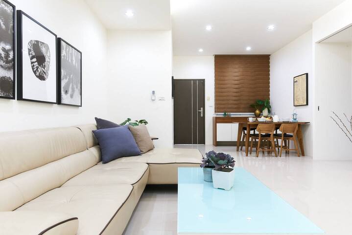 designed with ❤2BR2Bath@ 4 mins to City Hall MRT gallery image 2