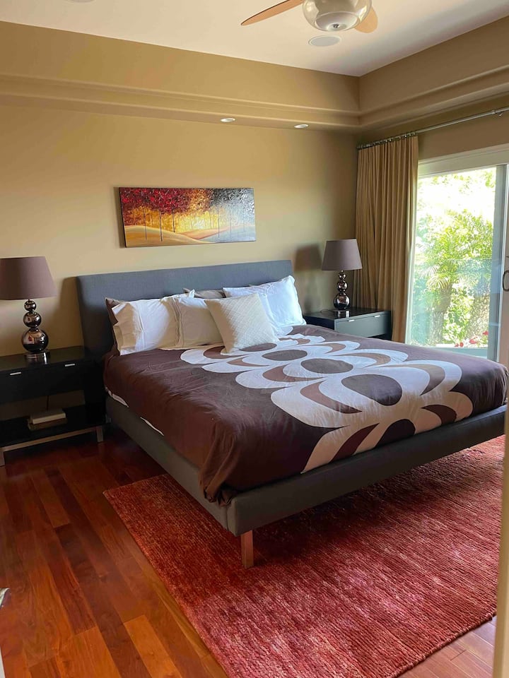 Zasebna spavaća soba br. 2, bračni krevet (širine 180-179 cm)