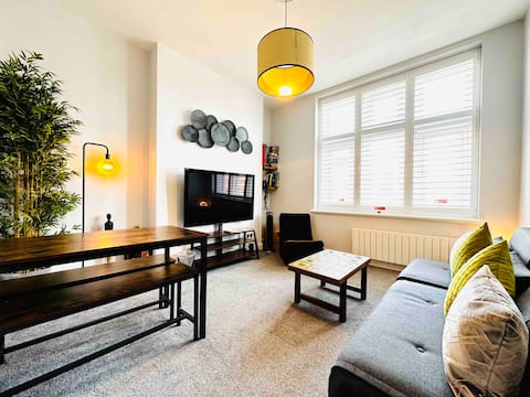 Superb 1 bed flat with kingsize bed/extra sofabeds