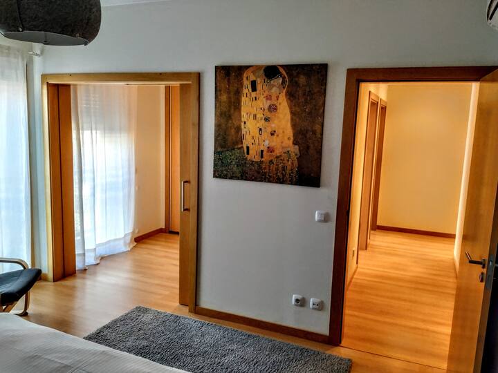 إطلالة من الغرفة الرئيسية