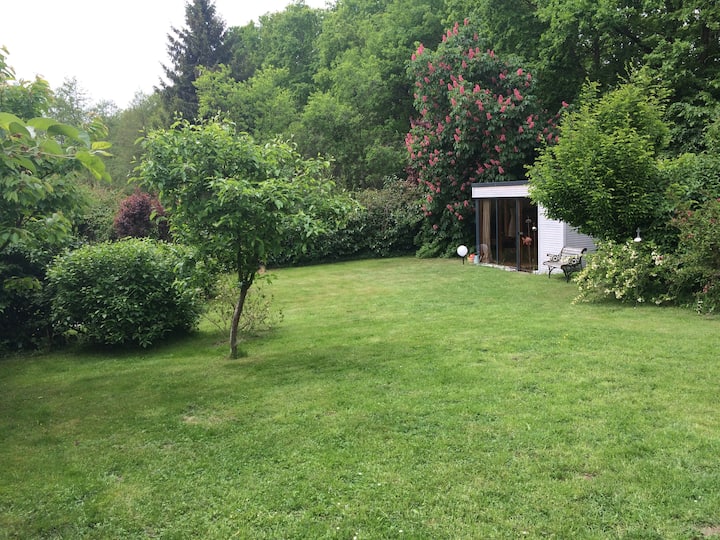 Townhouse in the countryside - Uninähe Red Room