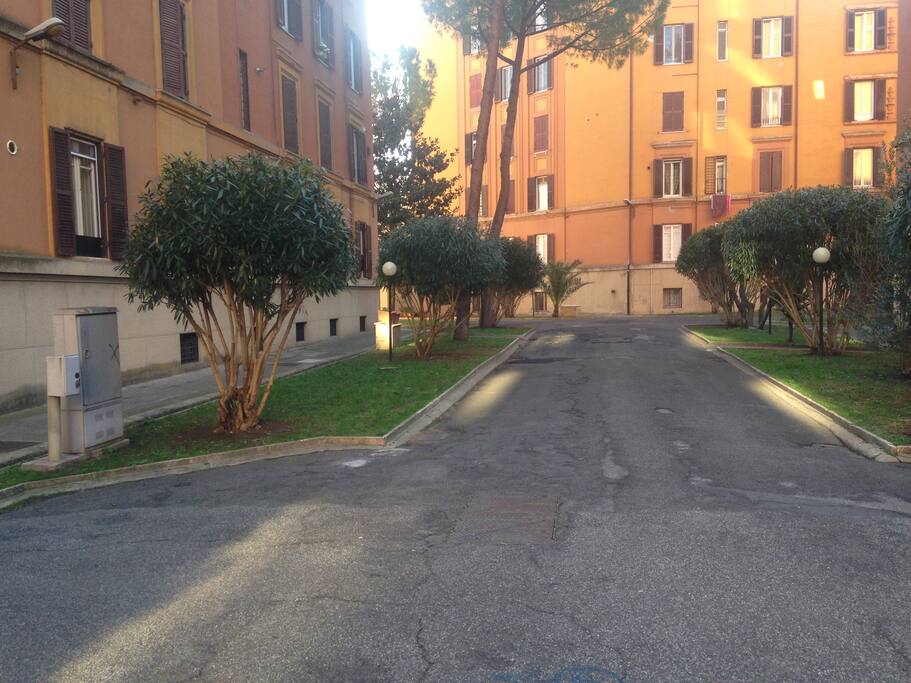 Corte condominiale Via Sacconi 19