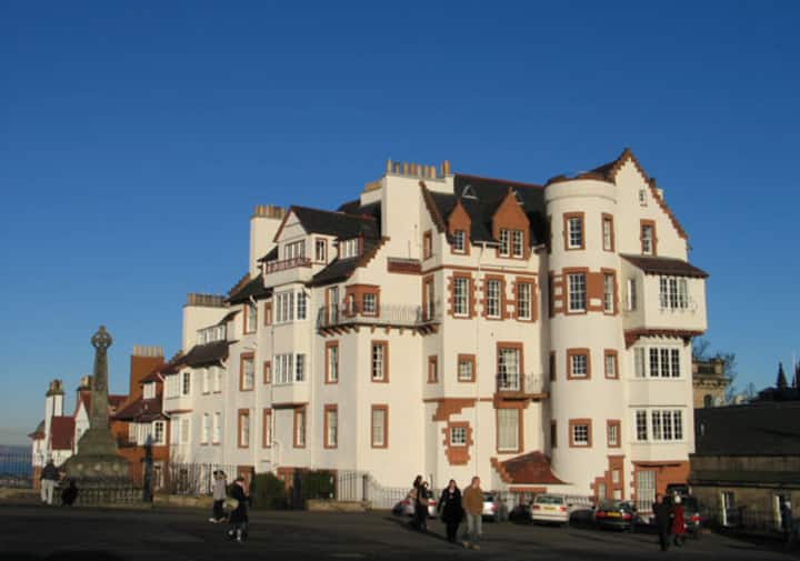 2 Bedroom Flat Next To The Castle Apartments For Rent In Edinburgh United Kingdom