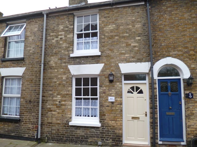 Airbnb Sandwich Holiday Rentals Places To Stay England