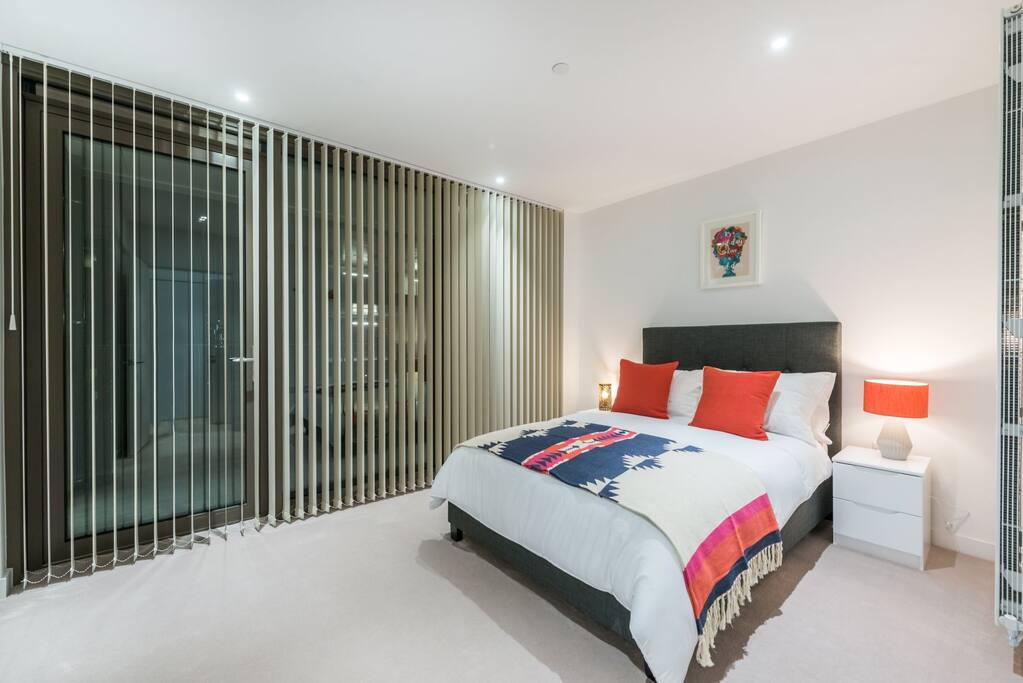 Spacious bedroom with lots of storage