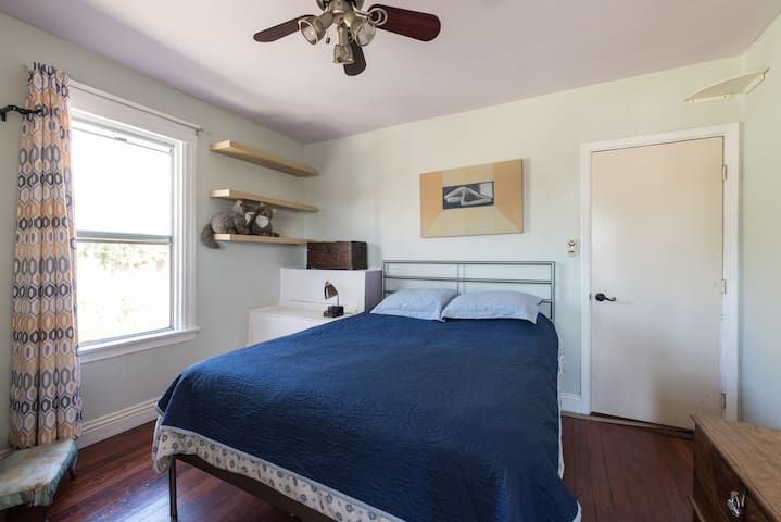 Airbnb Huntington Park Vacation Rentals Places To Stay
